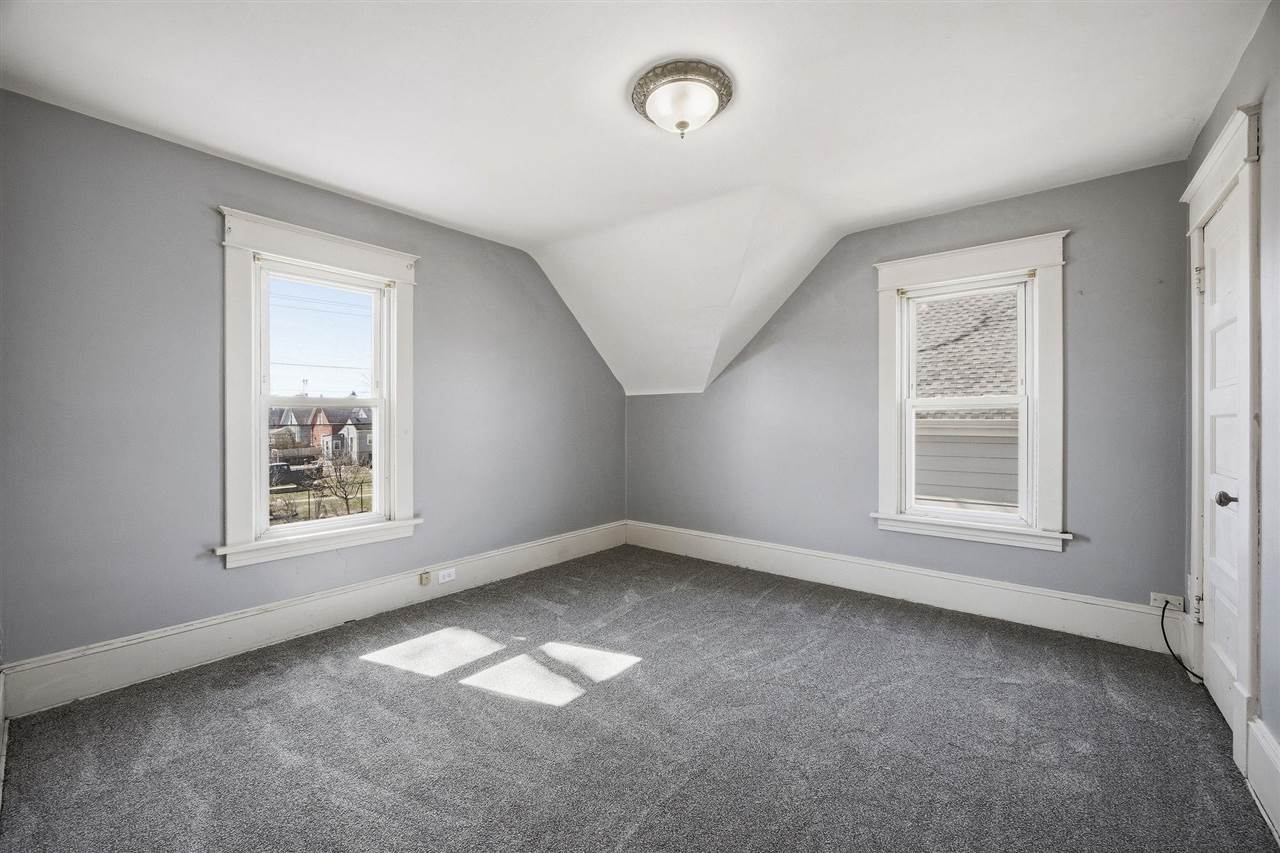 818 10th Avenue SW Cedar Rapids IA 52404