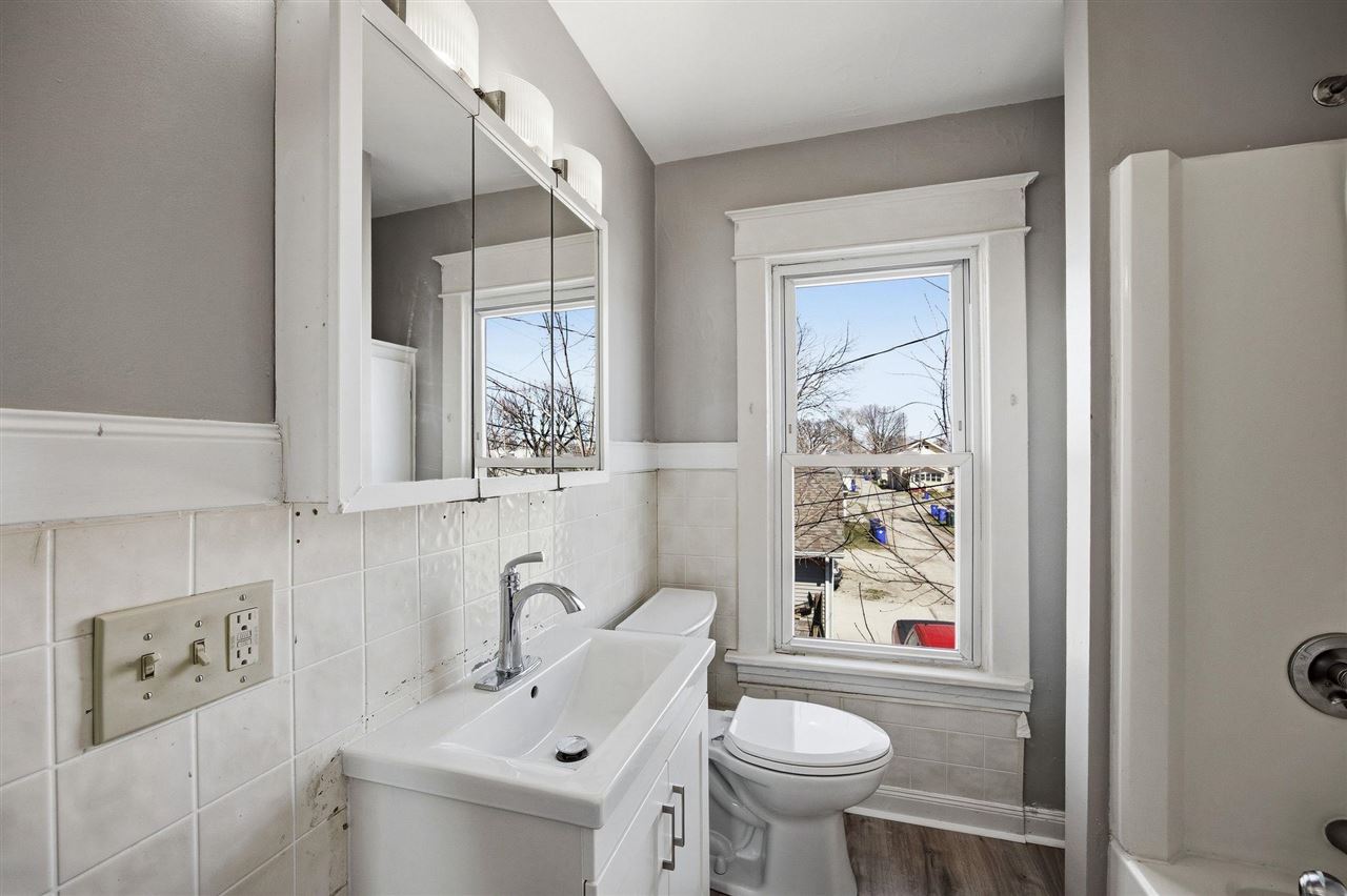 818 10th Avenue SW Cedar Rapids IA 52404