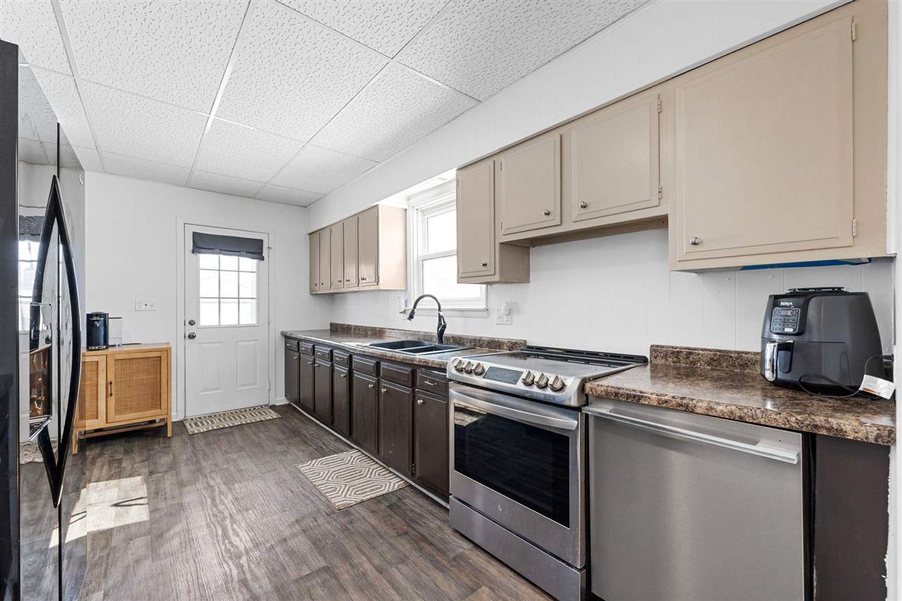 100 3rd Avenue Newhall IA 52315