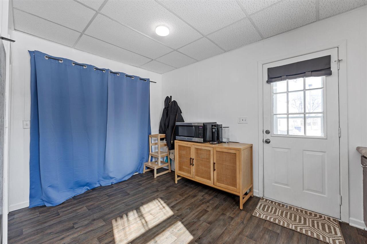 100 3rd Avenue Newhall IA 52315