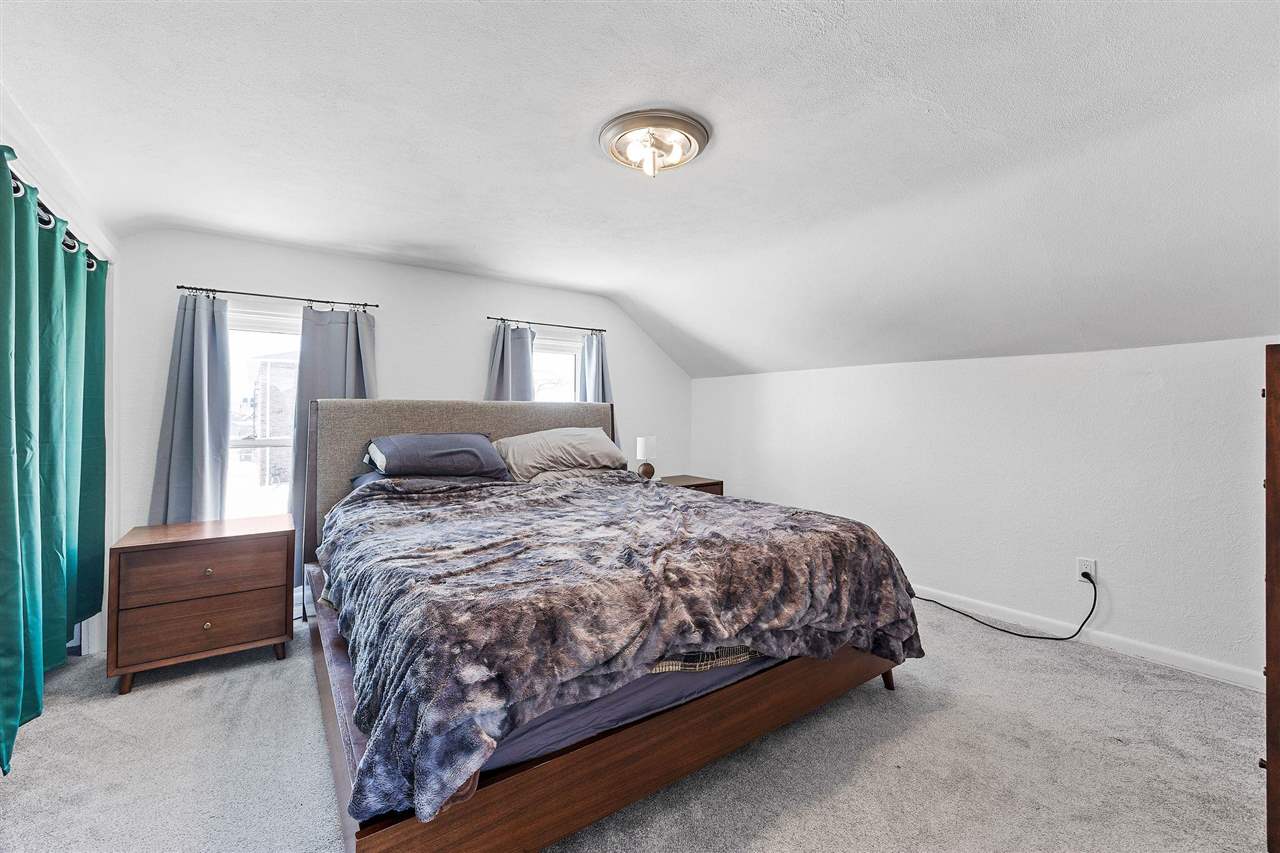 100 3rd Avenue Newhall IA 52315