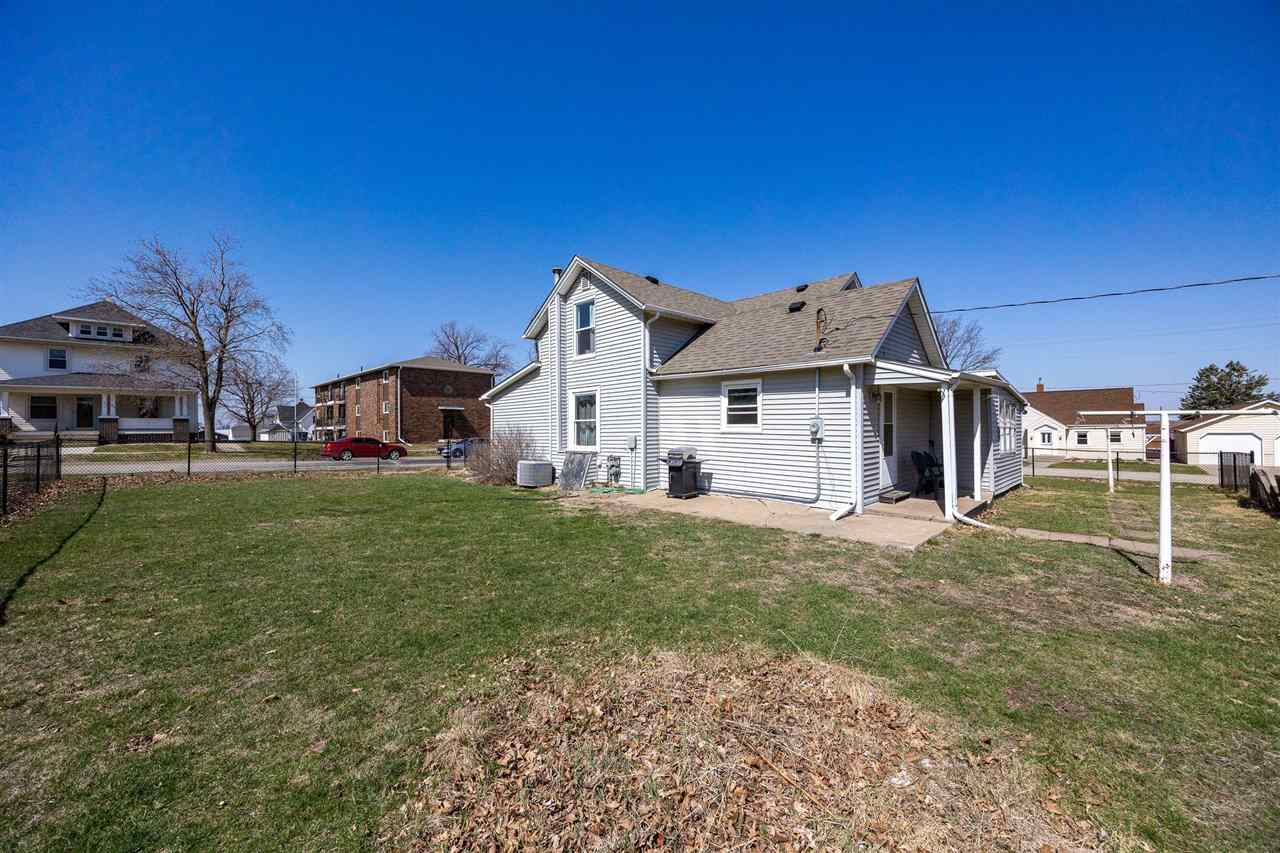 100 3rd Avenue Newhall IA 52315
