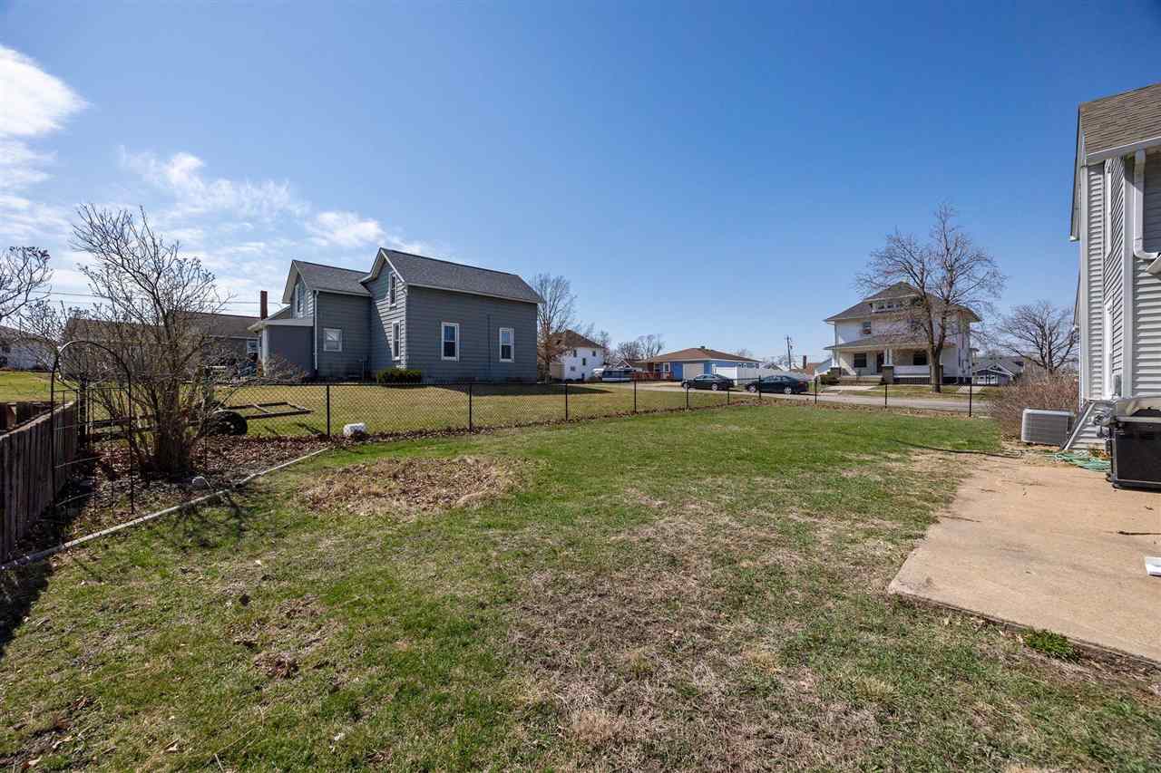 100 3rd Avenue Newhall IA 52315