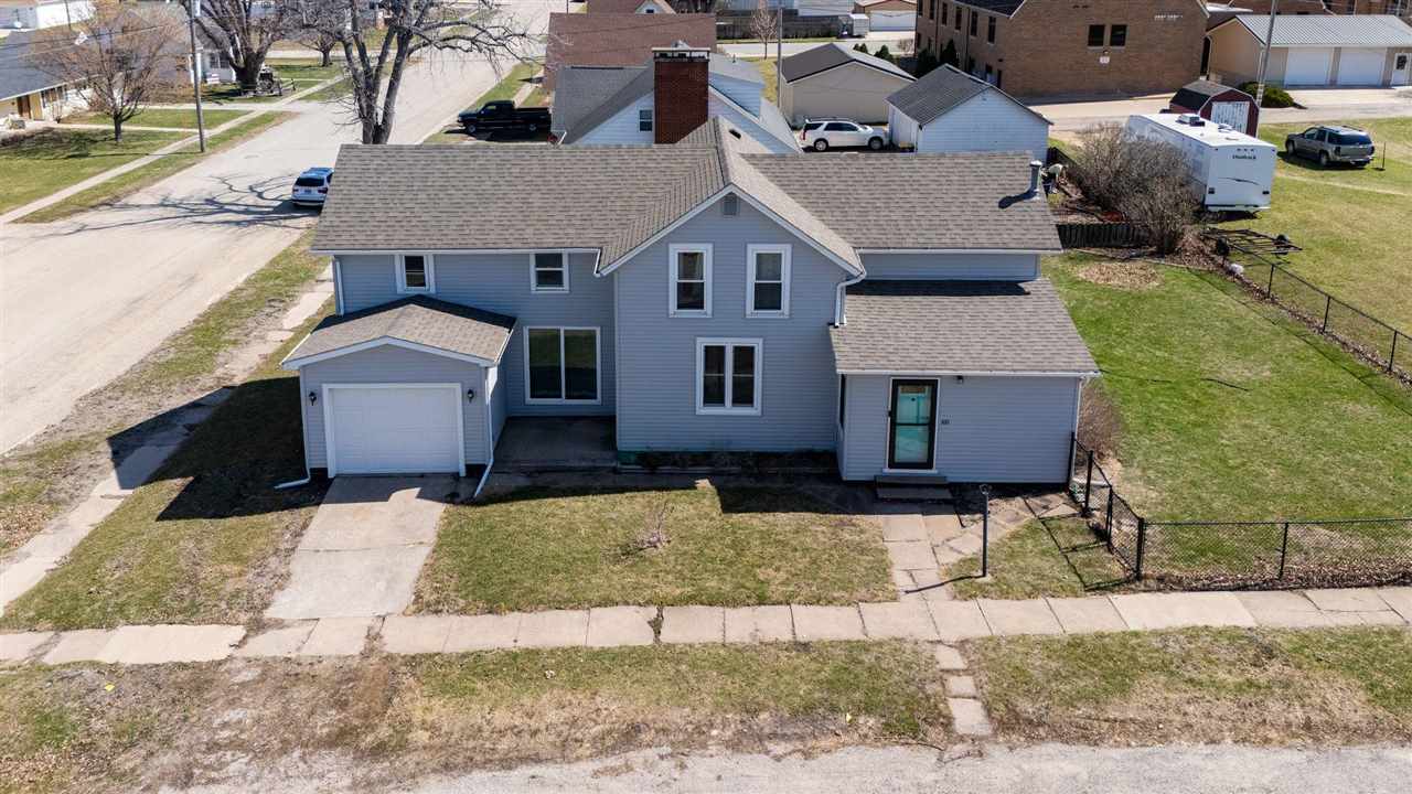 100 3rd Avenue Newhall IA 52315