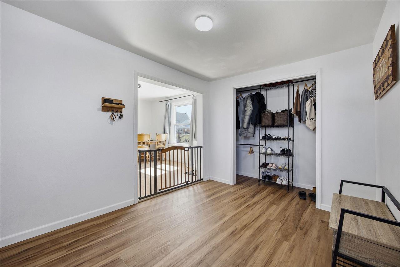 100 3rd Avenue Newhall IA 52315
