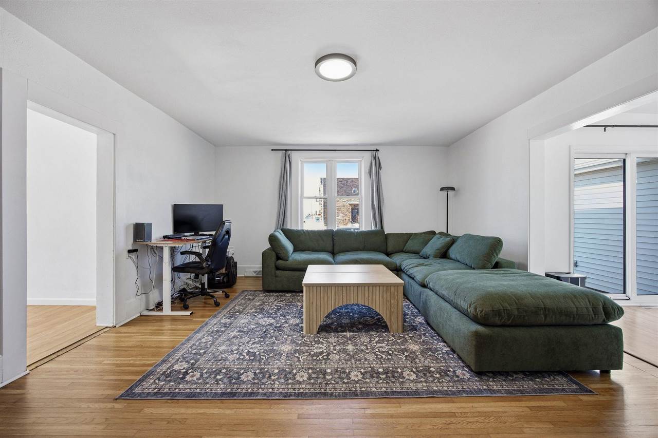 100 3rd Avenue Newhall IA 52315