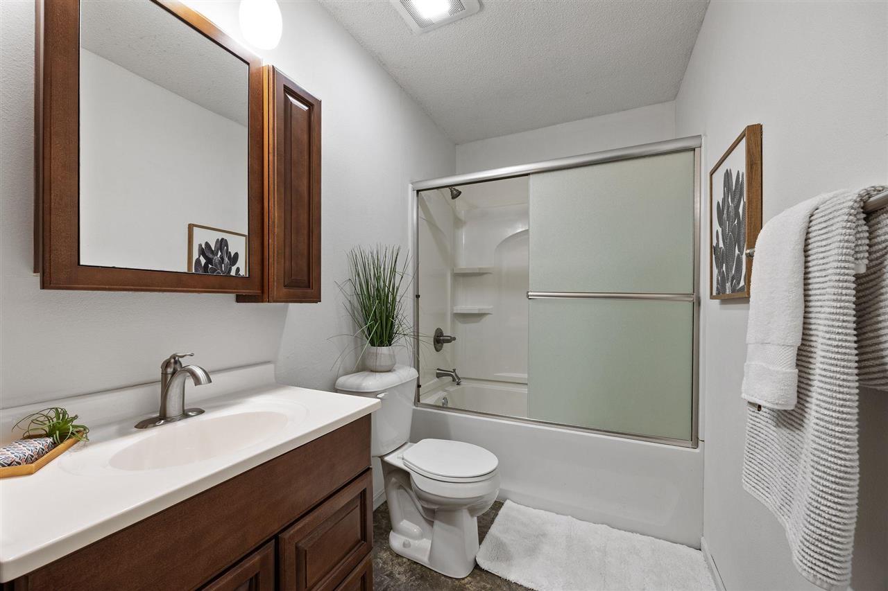 32 Regal Lane Iowa City IA 52240