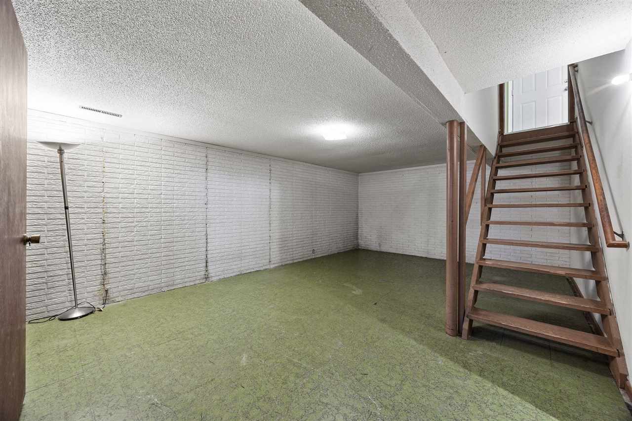 32 Regal Lane Iowa City IA 52240