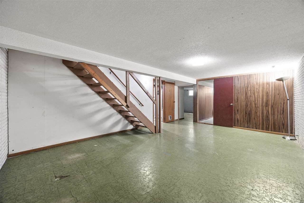 32 Regal Lane Iowa City IA 52240