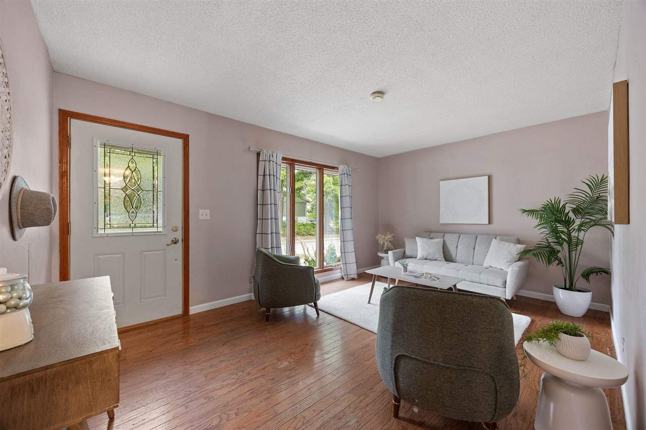 32 Regal Lane Iowa City IA 52240