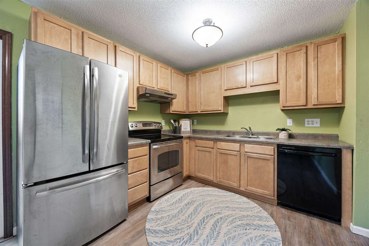 32 Regal Lane Iowa City IA 52240