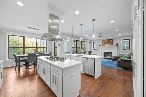 720 Walker Circle Iowa City IA 52245