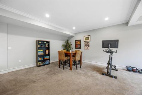 720 Walker Circle Iowa City IA 52245