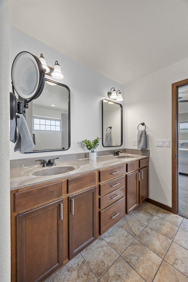 1705 Silver Maple Trail North Liberty IA 52317