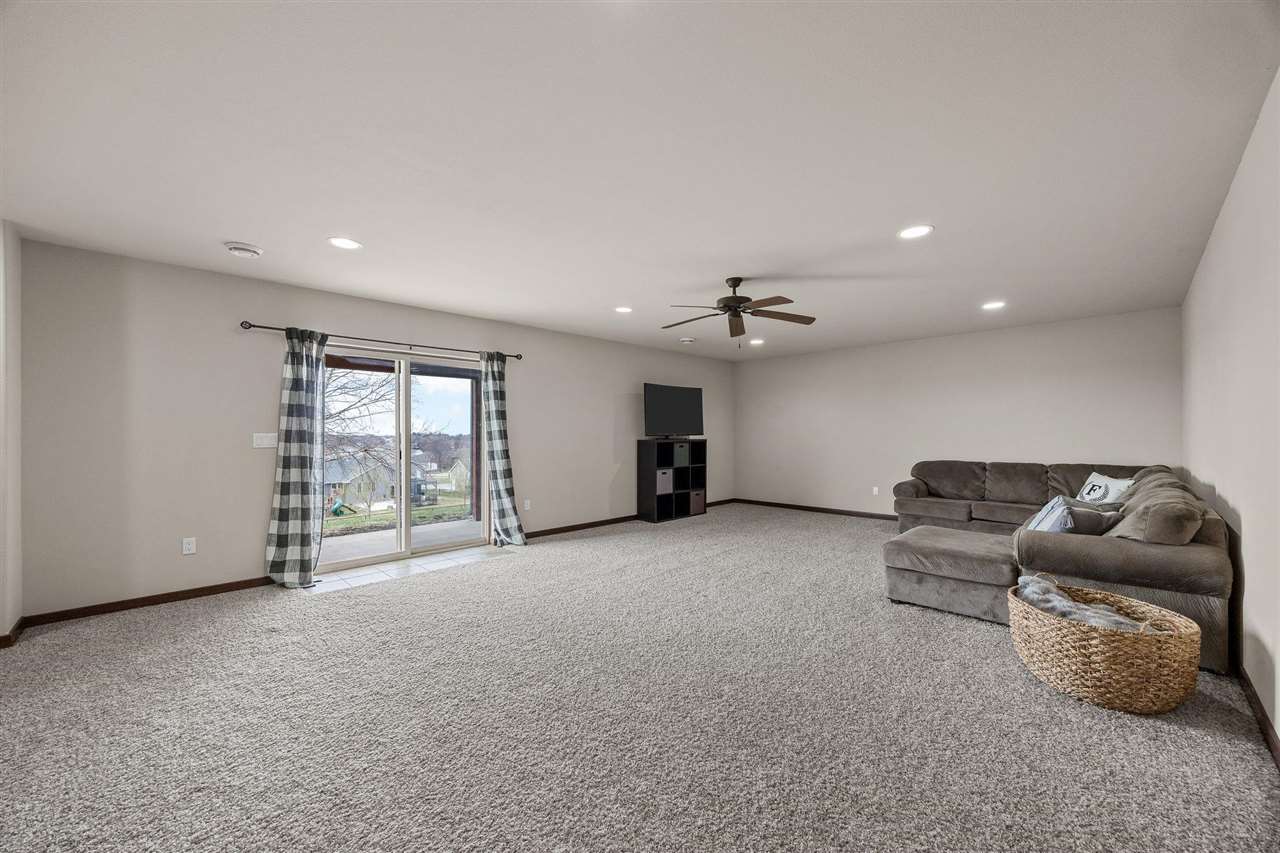 1705 Silver Maple Trail North Liberty IA 52317