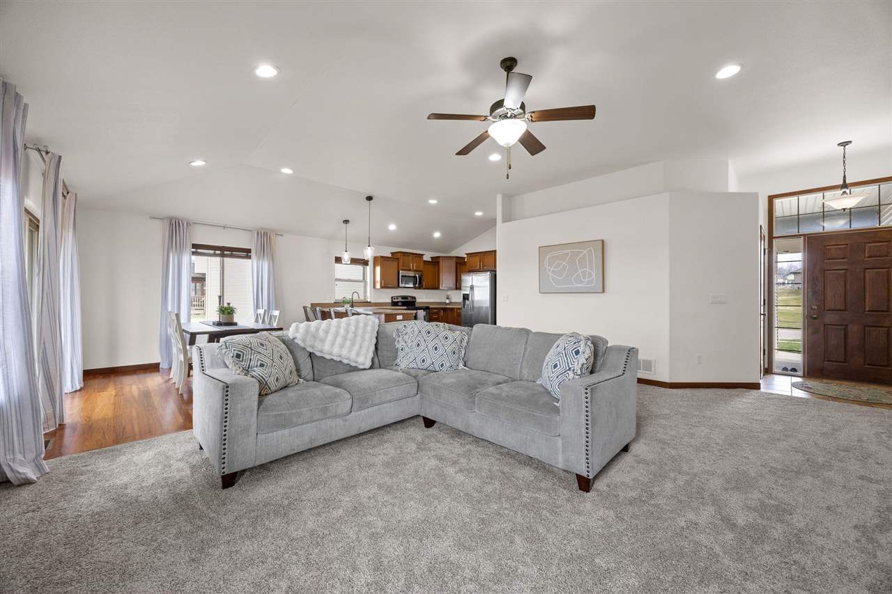 1705 Silver Maple Trail North Liberty IA 52317