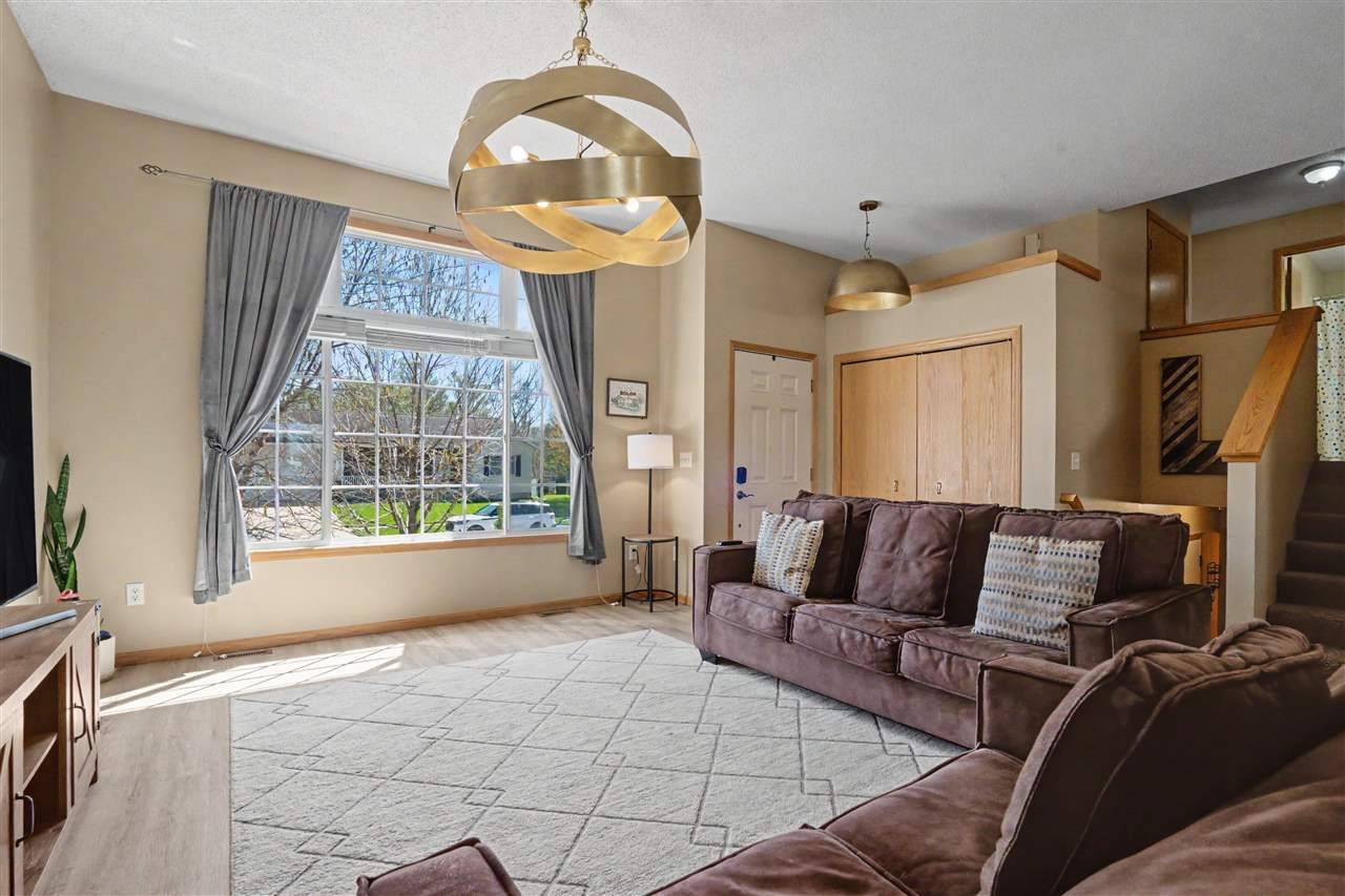 608 Randall Drive Solon IA 52333