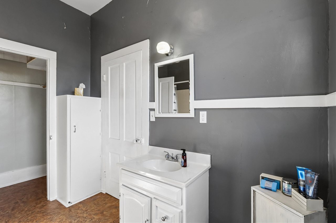 1514 7th Avenue Belle Plaine IA 52208