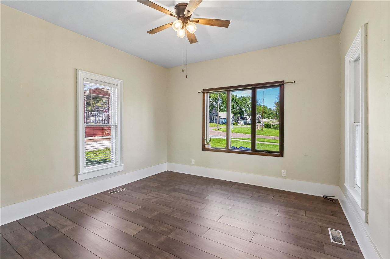 1514 7th Avenue Belle Plaine IA 52208