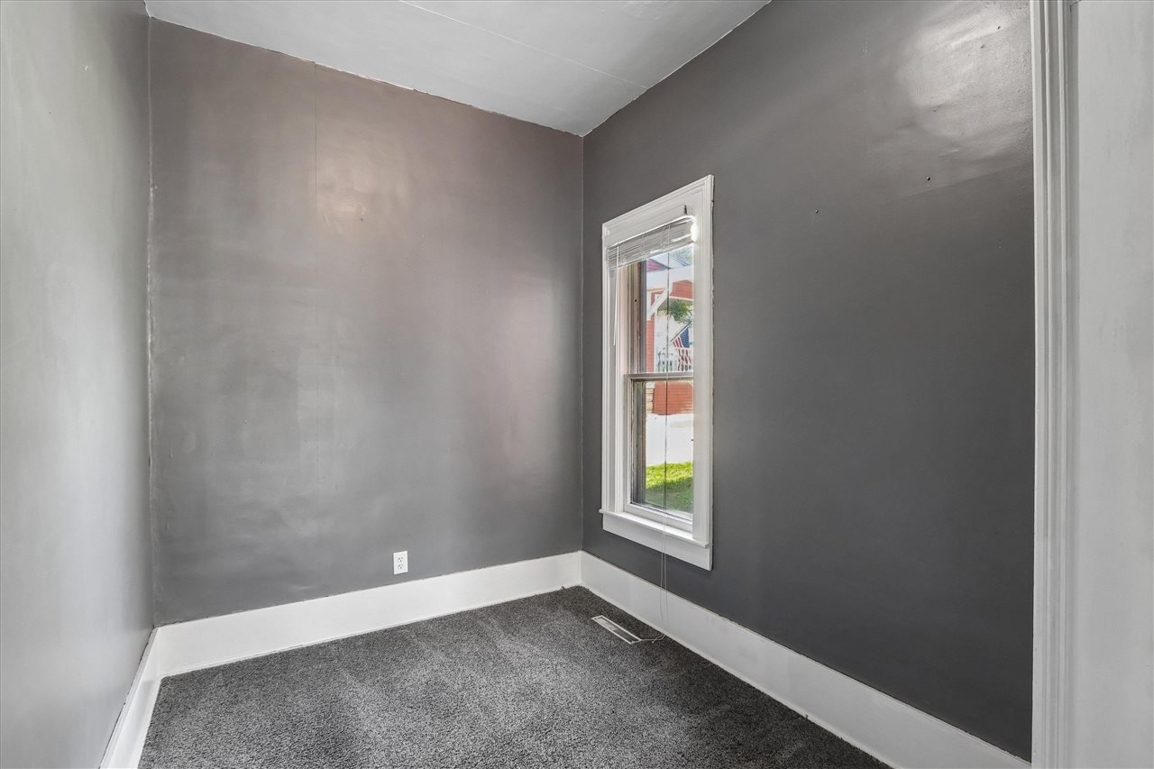 1514 7th Avenue Belle Plaine IA 52208