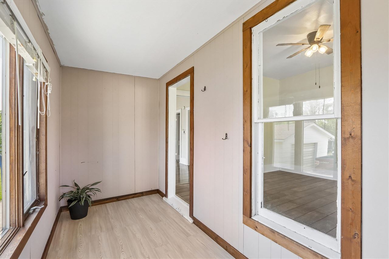 1514 7th Avenue Belle Plaine IA 52208