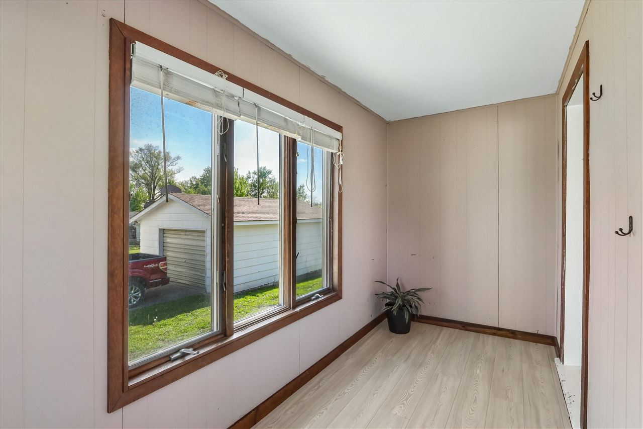 1514 7th Avenue Belle Plaine IA 52208