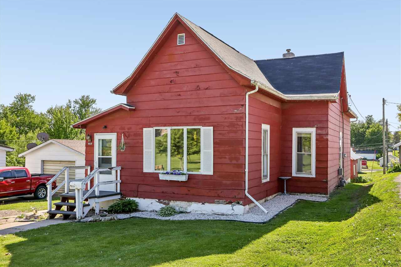 1514 7th Avenue Belle Plaine IA 52208