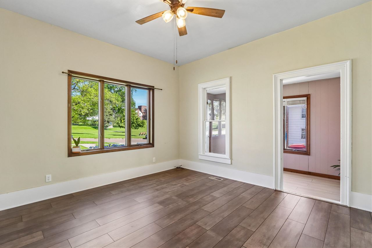 1514 7th Avenue Belle Plaine IA 52208
