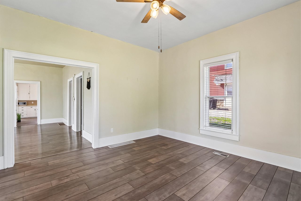 1514 7th Avenue Belle Plaine IA 52208
