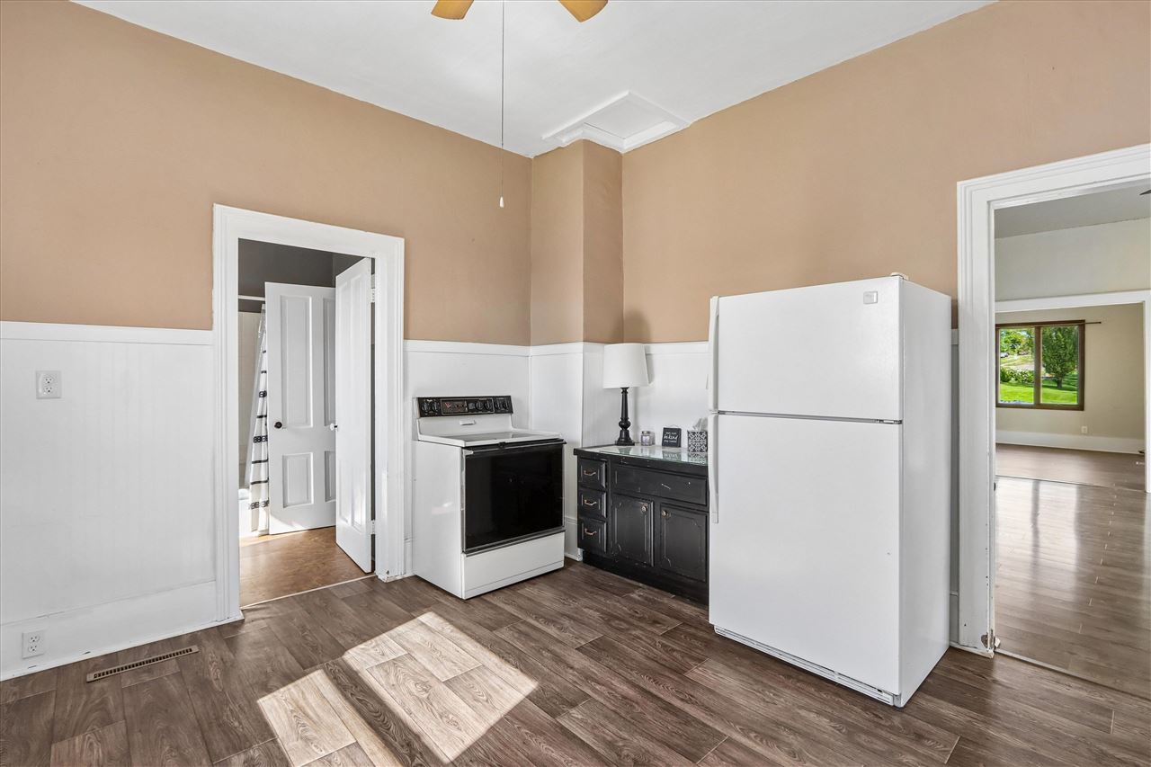 1514 7th Avenue Belle Plaine IA 52208