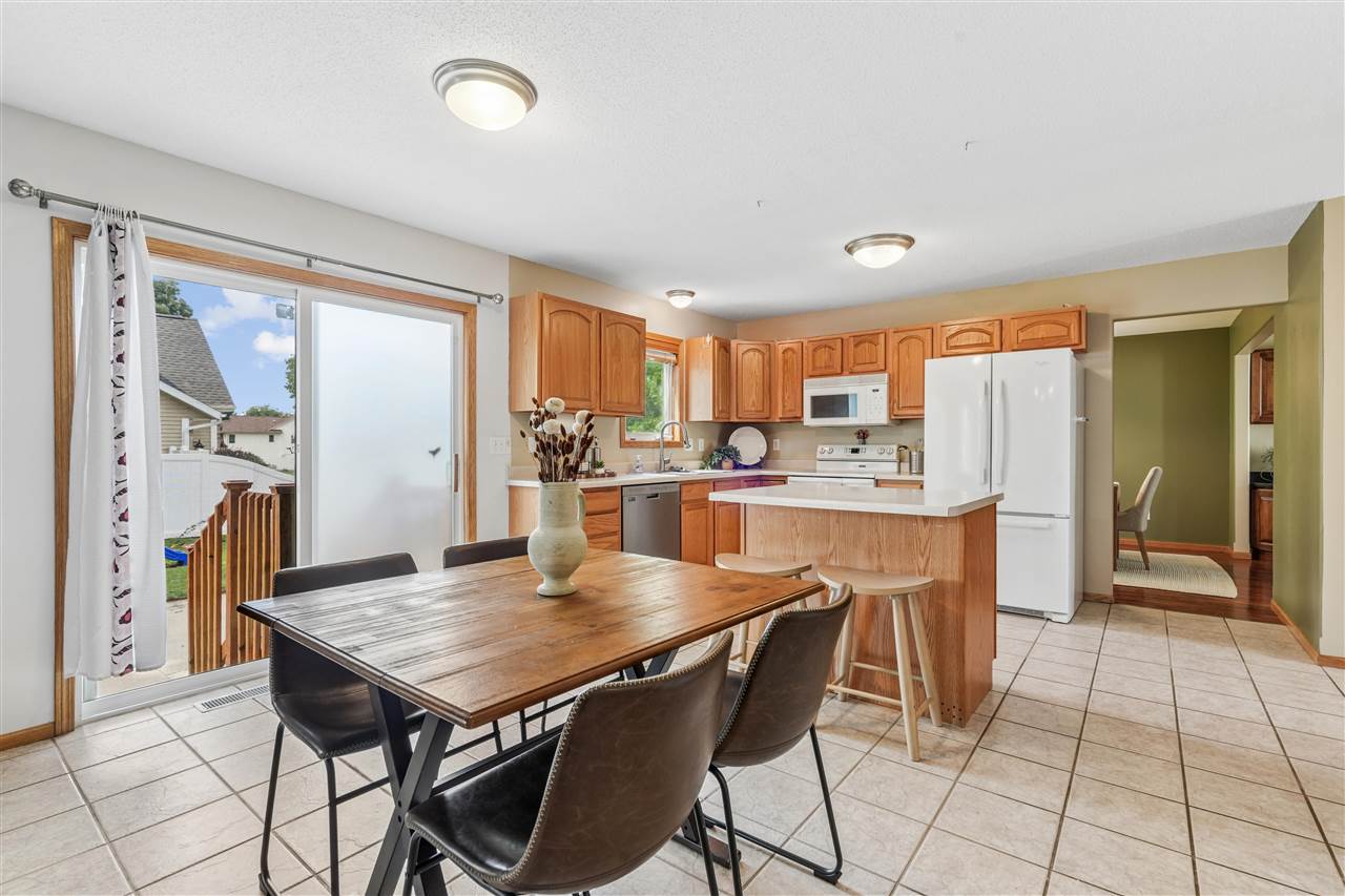 1013 Chesterfield Road NE Cedar Rapids IA 52402