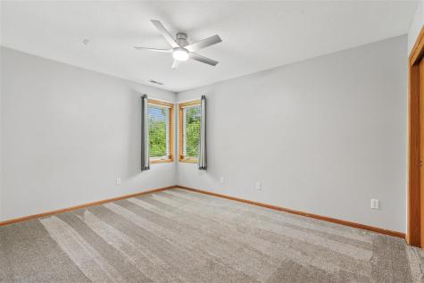 1013 Chesterfield Road NE Cedar Rapids IA 52402