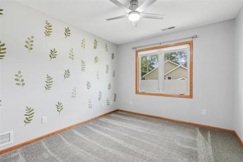 1013 Chesterfield Road NE Cedar Rapids IA 52402