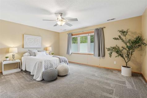 1013 Chesterfield Road NE Cedar Rapids IA 52402