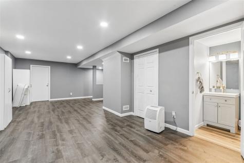 1013 Chesterfield Road NE Cedar Rapids IA 52402