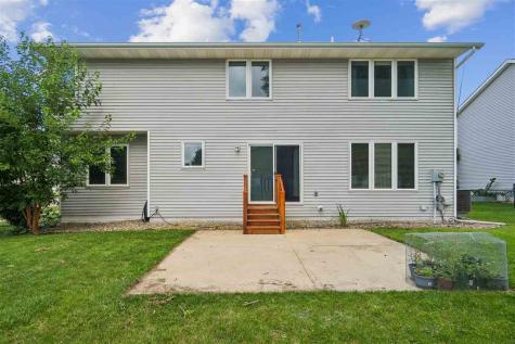 1013 Chesterfield Road NE Cedar Rapids IA 52402
