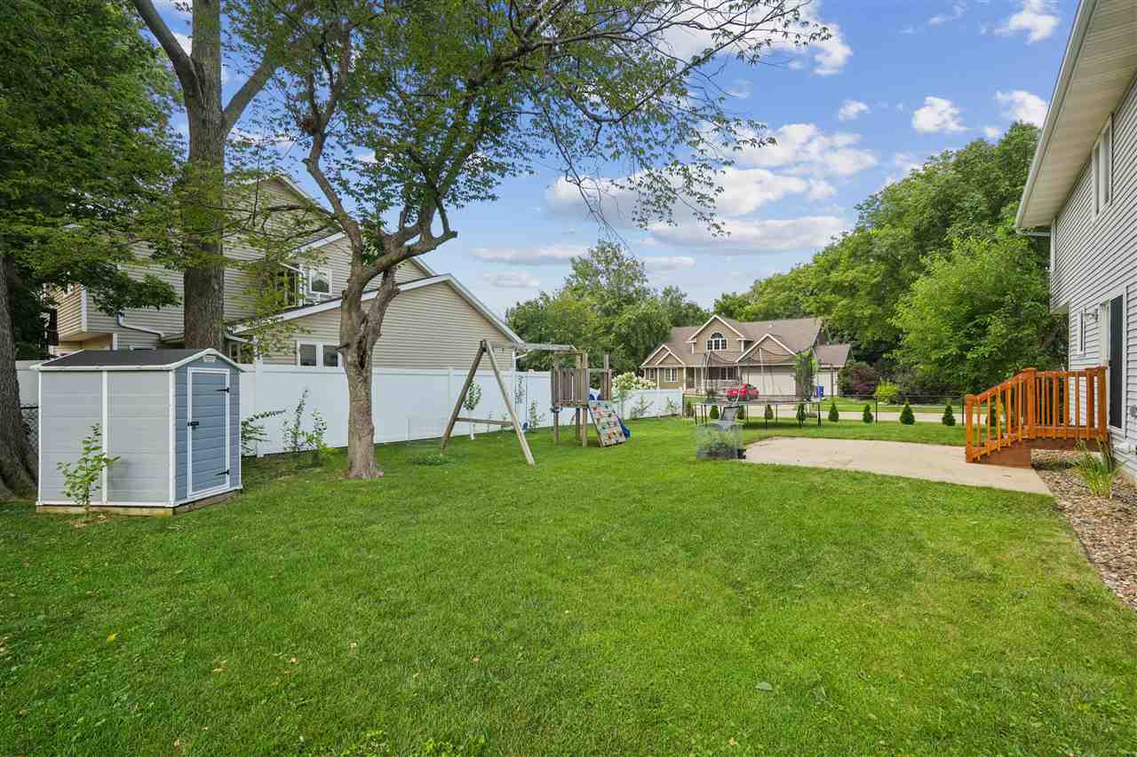 1013 Chesterfield Road NE Cedar Rapids IA 52402