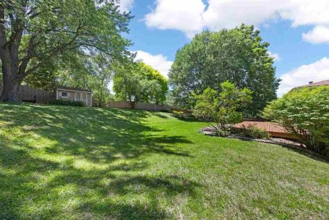 1749 Hafor Drive Iowa City IA 52246
