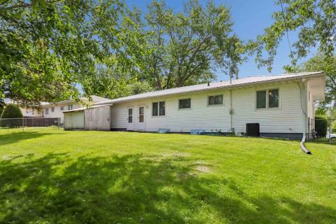 1518 Hollywood Boulevard Iowa City IA 52240