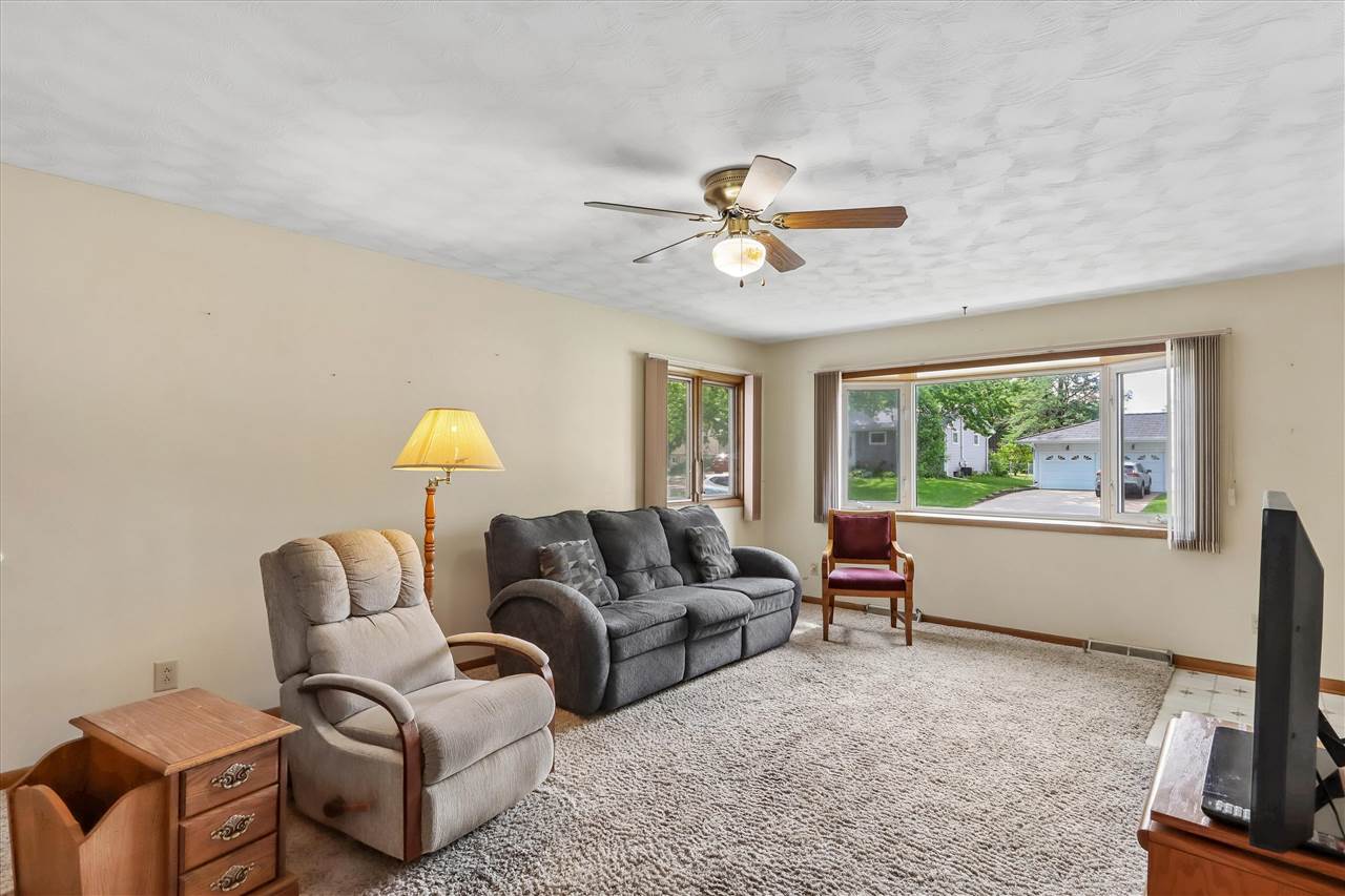 1518 Hollywood Boulevard Iowa City IA 52240