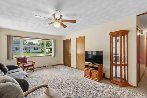 1518 Hollywood Boulevard Iowa City IA 52240