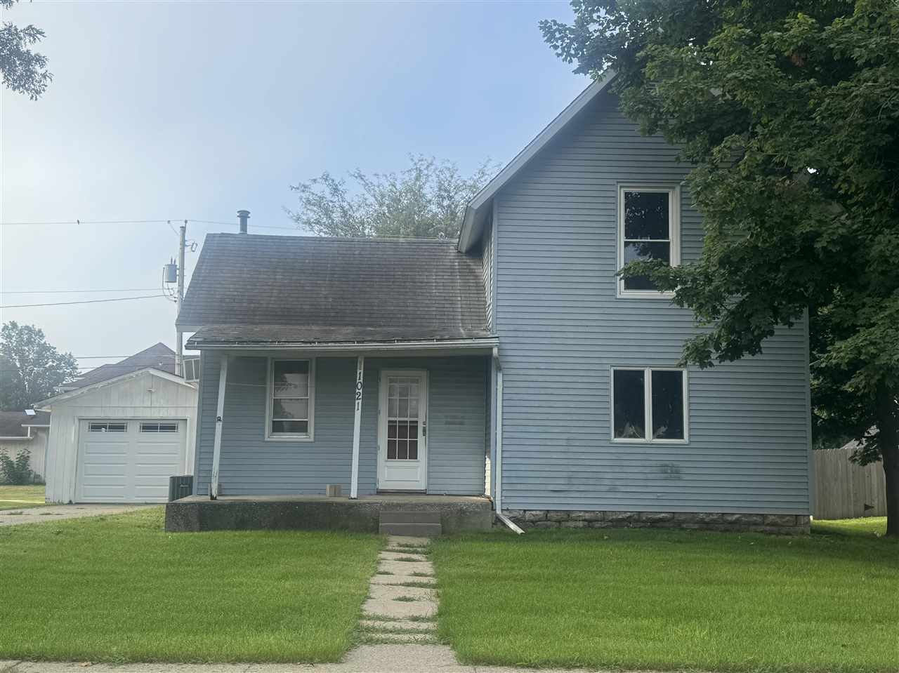 1021 E 2nd Street Washington IA 52353