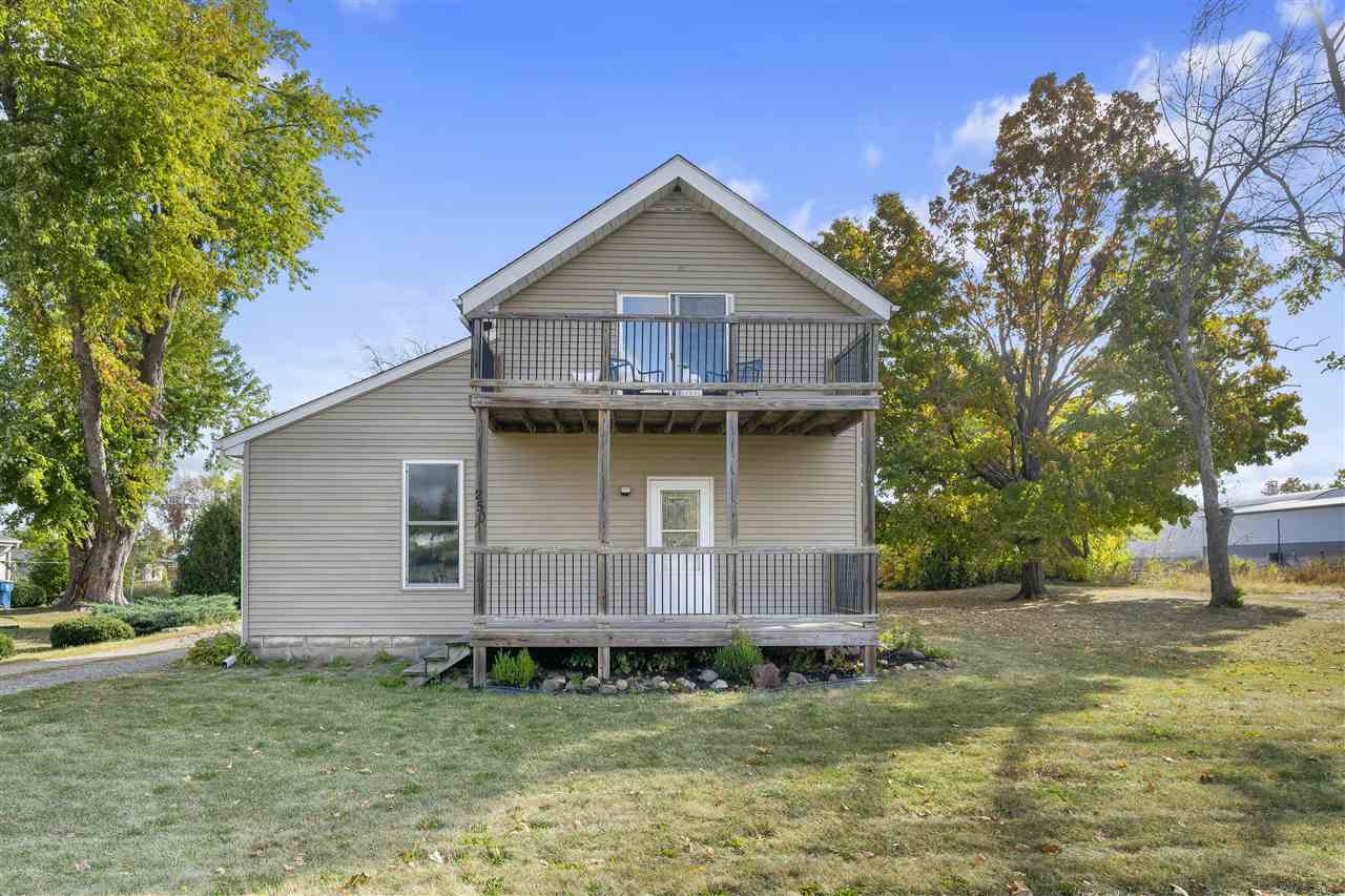 250 Vanderbilt Street Fairfax IA 52228