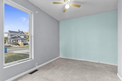 250 Vanderbilt Street Fairfax IA 52228