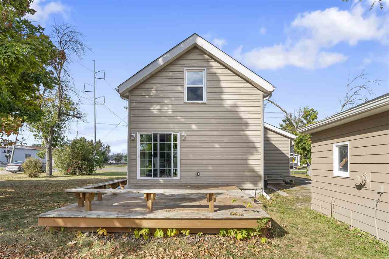 250 Vanderbilt Street Fairfax IA 52228