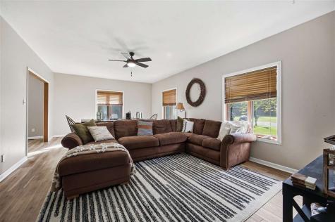 602 E Preston Street Stanwood IA 52337