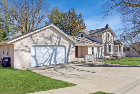 608 Chatham Street Williamsburg IA 52361
