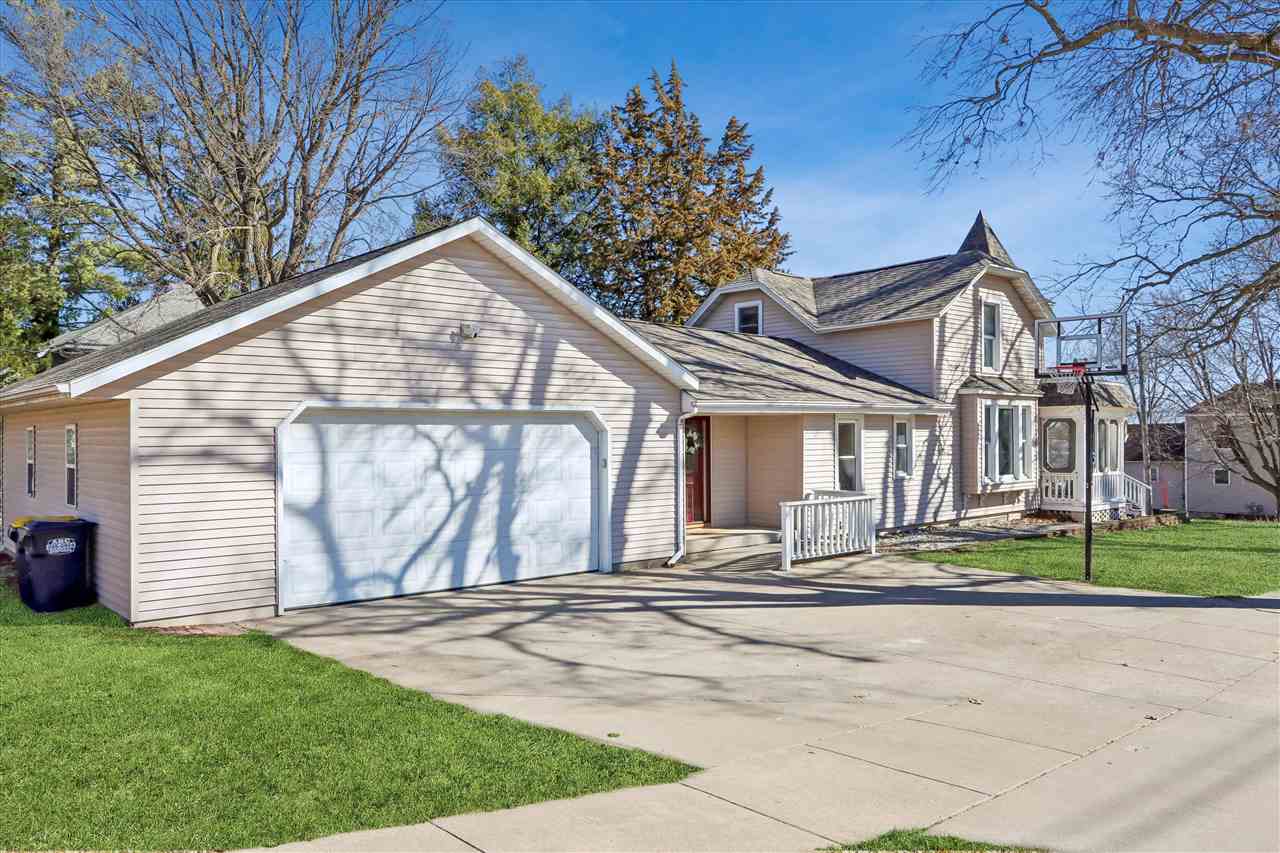 608 Chatham Street Williamsburg IA 52361