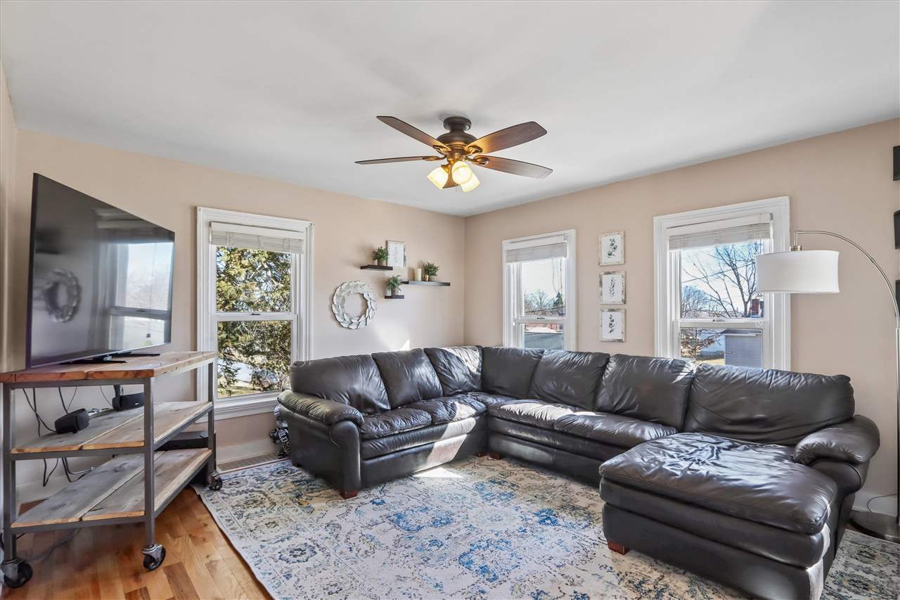 608 Chatham Street Williamsburg IA 52361
