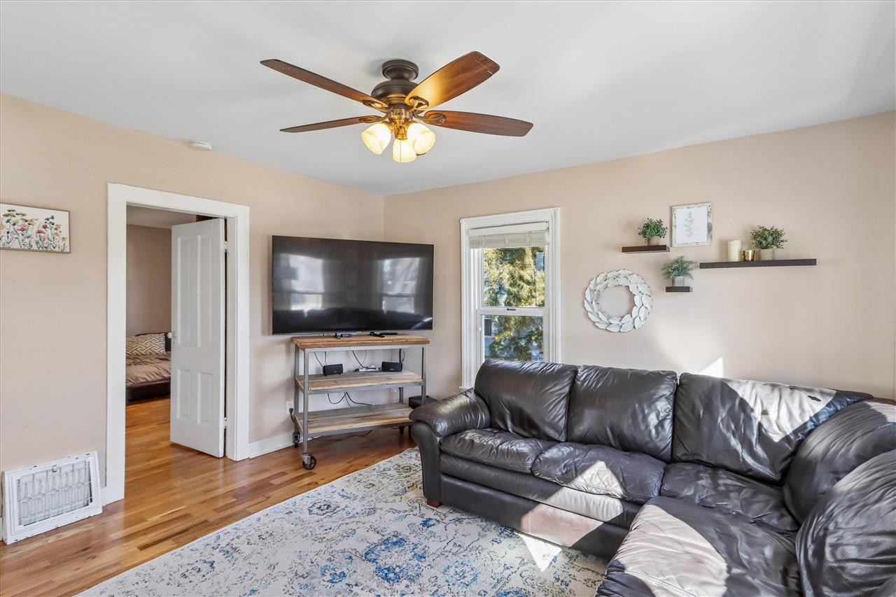 608 Chatham Street Williamsburg IA 52361